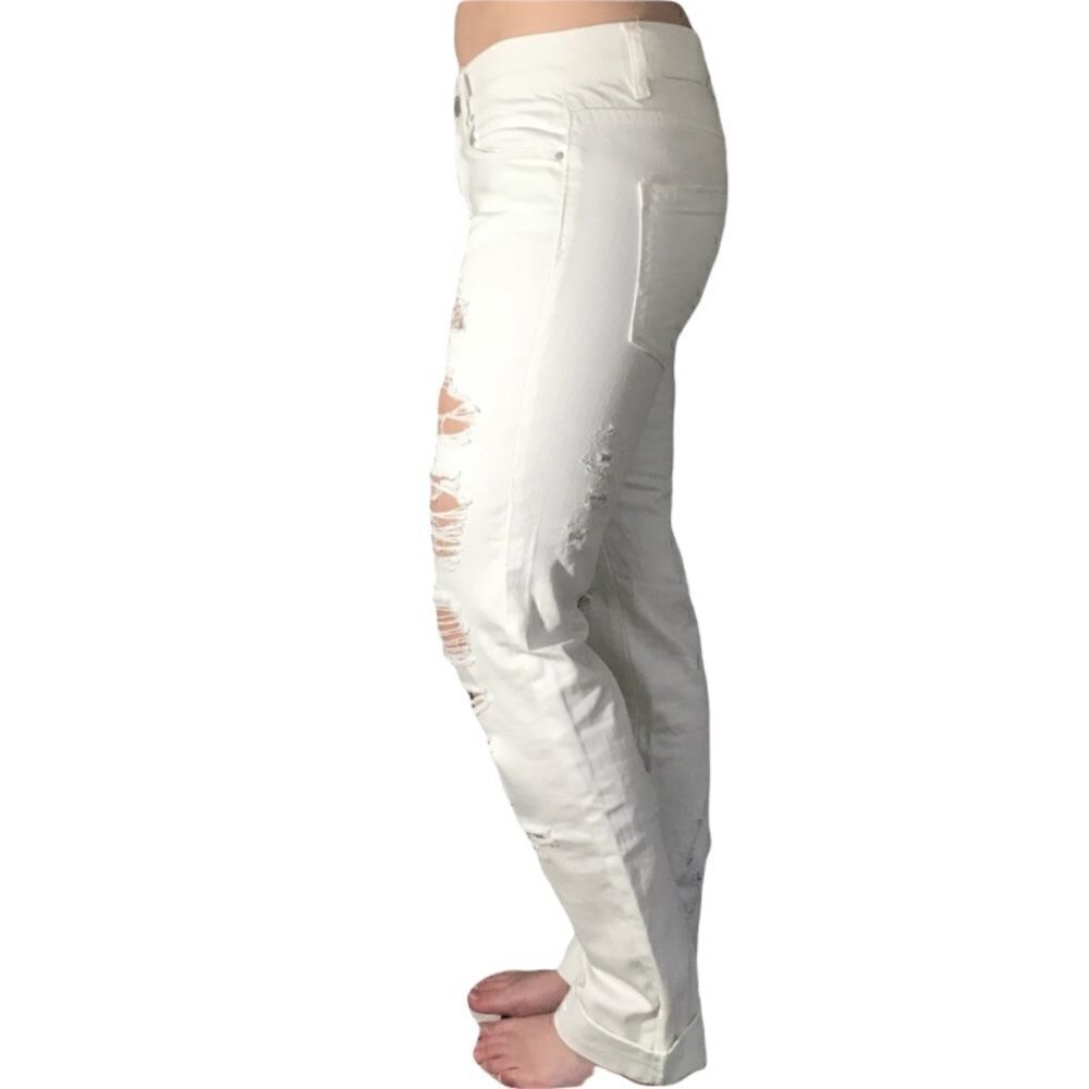 BLANKNYC White distressed jeans 